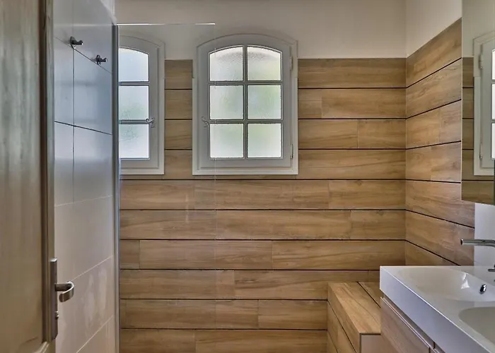 Propriete Des Cistes Hyeres